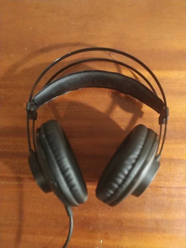 AKG K52 — Тбилиси — 130 ₾
