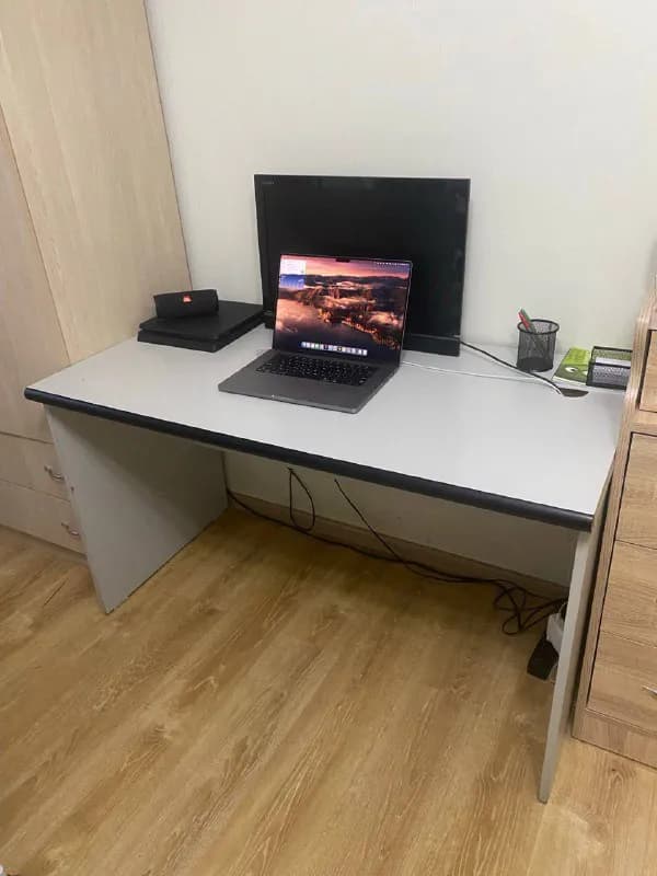 Стол 65×130 см, высота 75 см — Тбилиси — 60 ₾