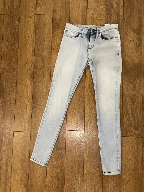 Calvin Klein — Тбилиси — 80 ₾