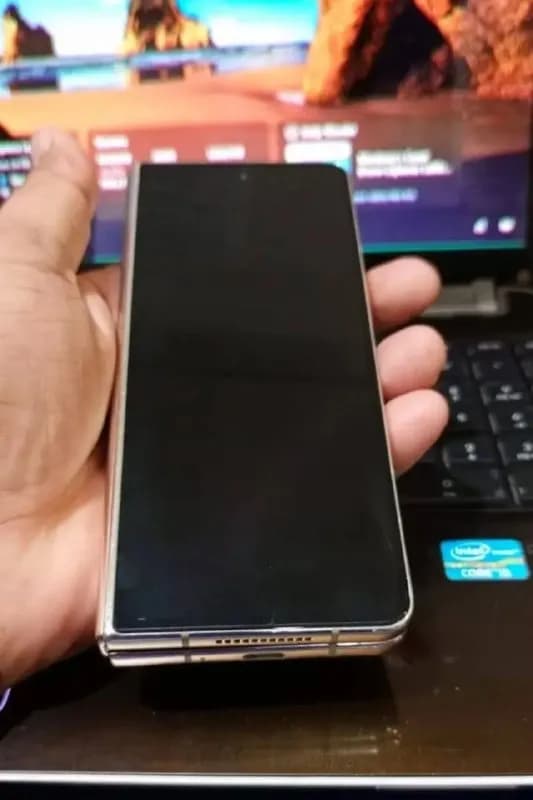 Samsung Galaxy Z Fold 4 — Батуми