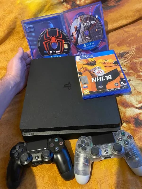ps 4, полный комплект + 3 игры — Тбилиси — 650 ₾