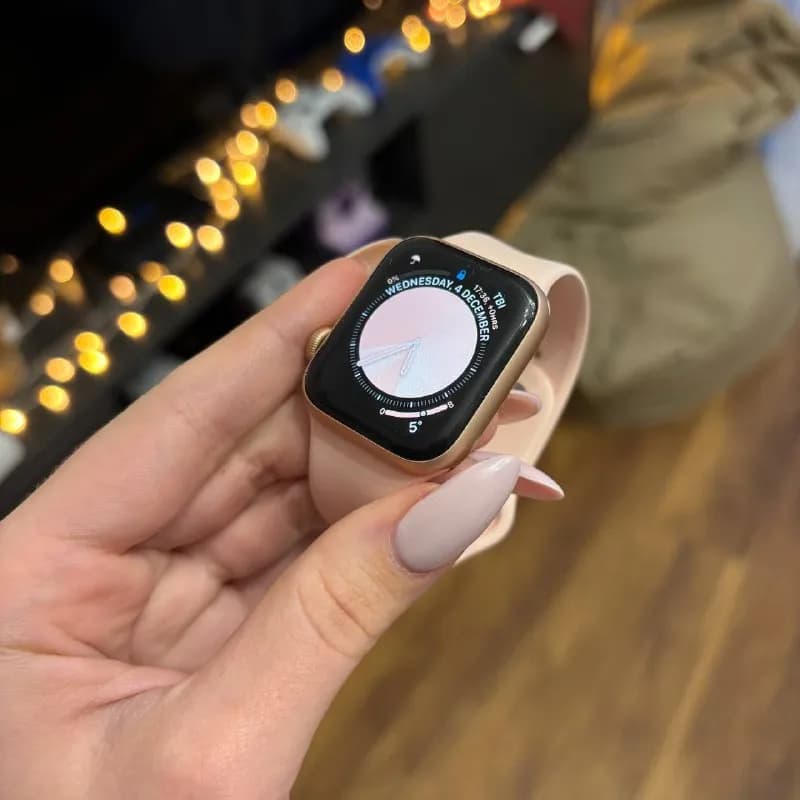 Apple Watch SE, 40 mm — Тбилиси — 300 ₾