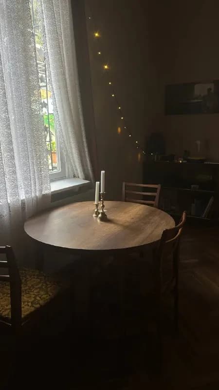 Круглый деревянный стол диам. 1 м выс. 75 см — Тбилиси — 250 ₾