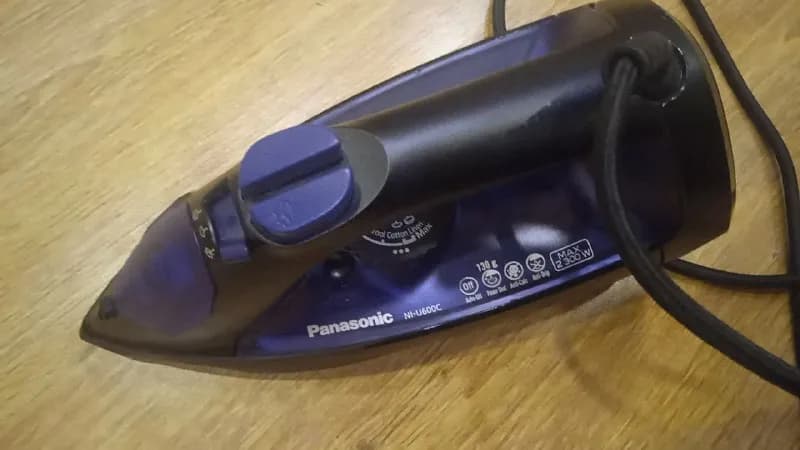 50 лари Panasonic, купили в том году. Гладит отлично, ёмкость для воды надо наливать половину чтоб н — Тбилиси — 50 ₾