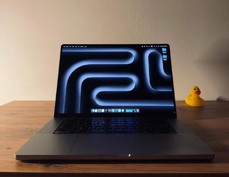 MacBook Pro 2021 Space Gray. 16 дюймов, M1 Pro (самый мощный из двух), 1TB SSD. Отличное состояние, — Тбилиси — 4 200 ₾