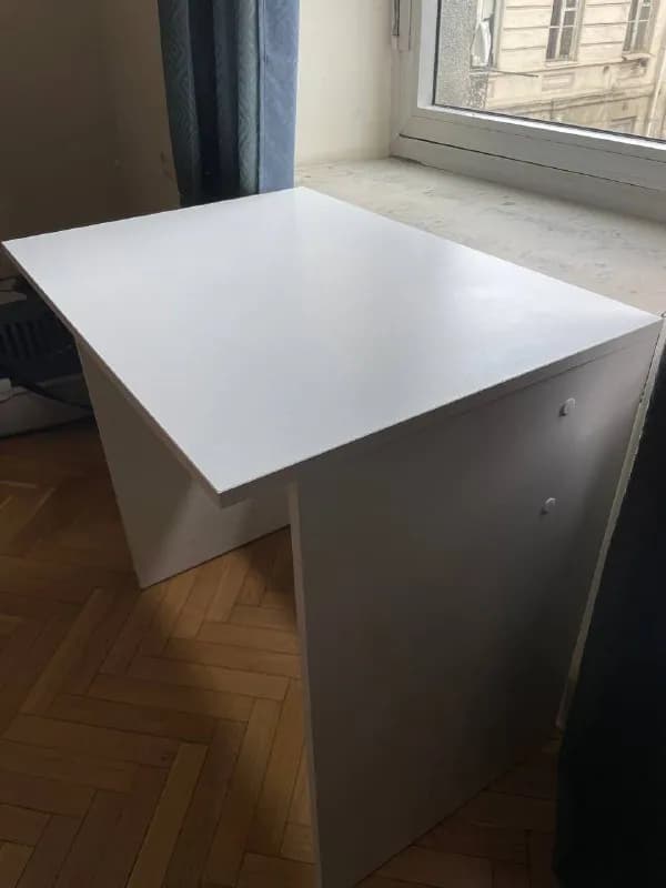 Маленький рабочий стол — Тбилиси — 90 ₾