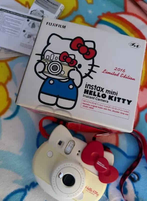 instax hello kitty — Батуми — 260 ₾