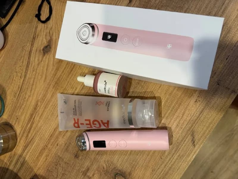 Medicube booster аппарат 600 лари. Не пользовалась ни разу — Батуми — 600 ₾