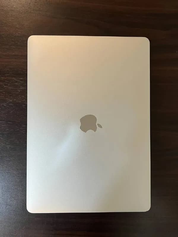 MacBook Pro 13.3, 2020 — Тбилиси — 1 800 ₾