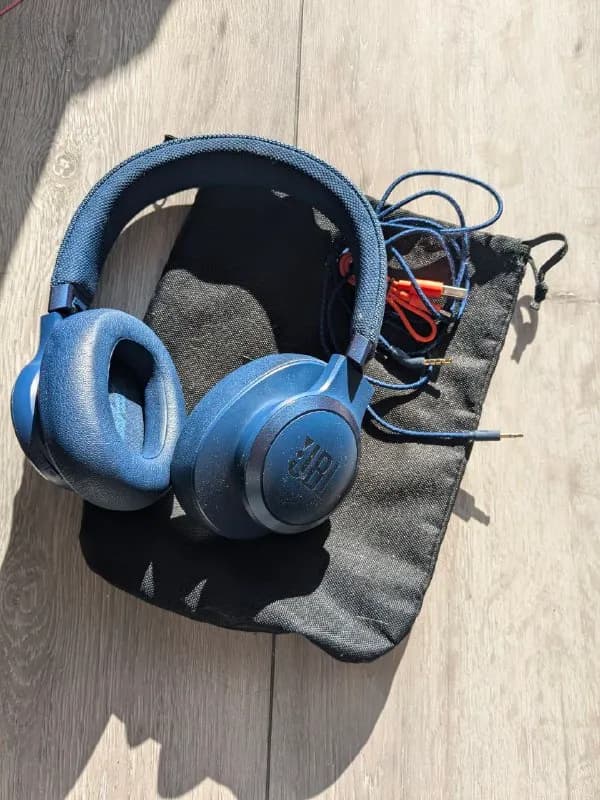 JBL LIVE 660NC Blue как новые, использовались редко. — Тбилиси — 260 ₾