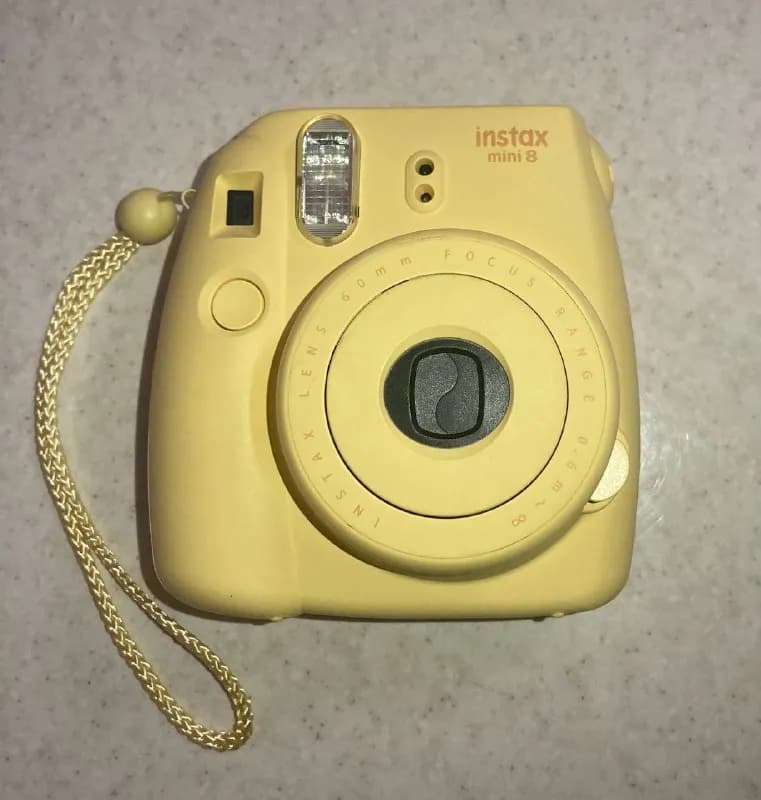instax mini 8, почти не использованный, пару раз фотографии делала и все прекрасно проявлялось — Тбилиси — 110 ₾