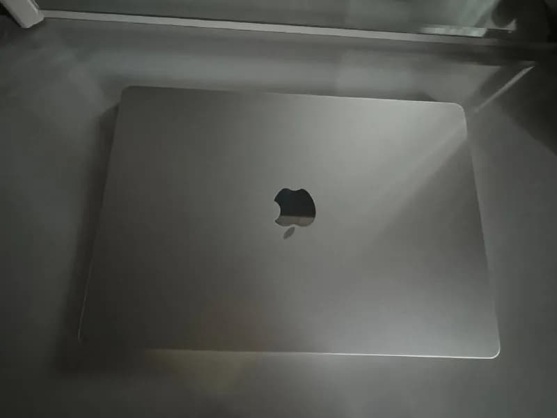 MacBook Air, 15 inch, M2 процессор, 8 ram, 256 ssd. Фактически новый и визуально и технически, до — Тбилиси — 2800 ₾