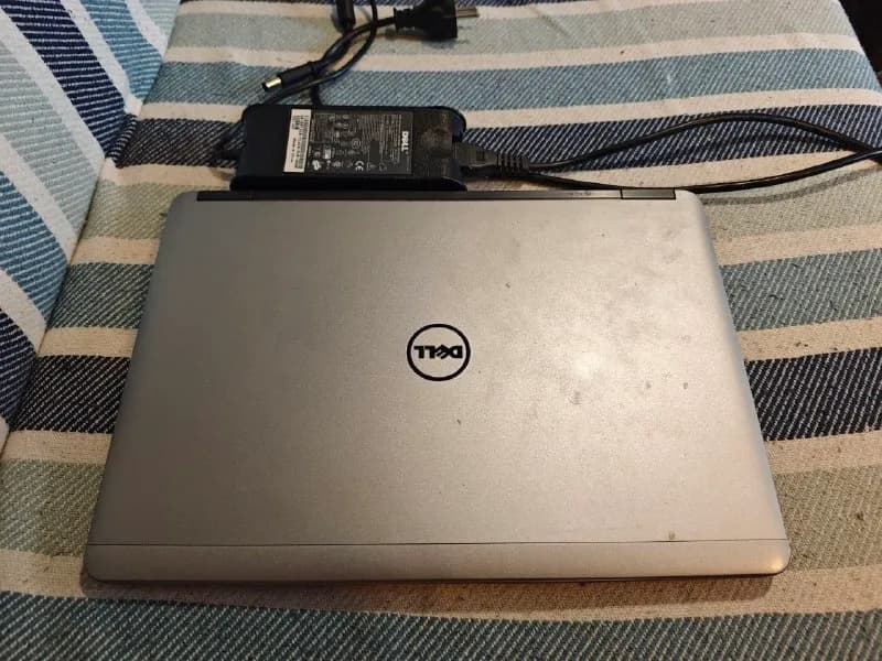Dell latitude e7440. Intel core i7 4го поколения. Моргает лампочками, не включается. Без hdd без опе — Батуми — 50 ₾