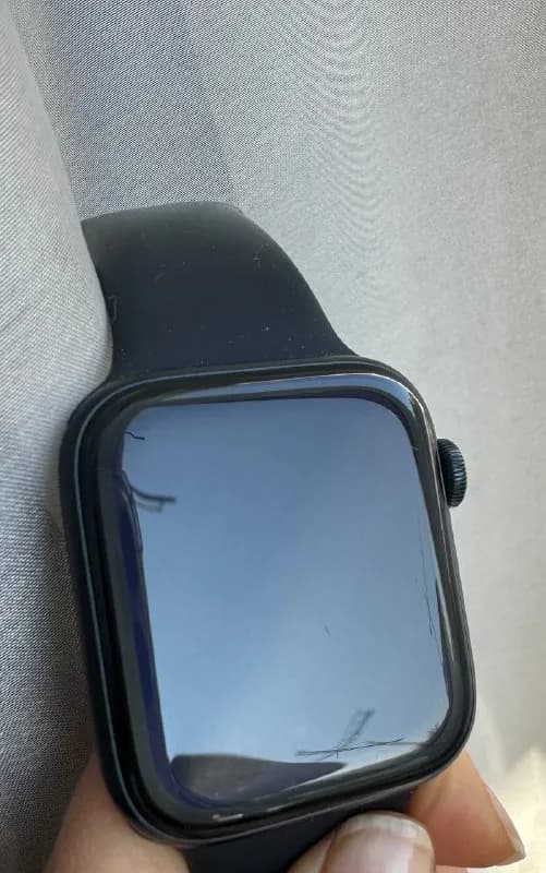 Apple Watch SE (2 поколение), состояние идеальное, нет сколов и глубоких царапин, батарея 100%, в ко — Тбилиси — 520 ₾
