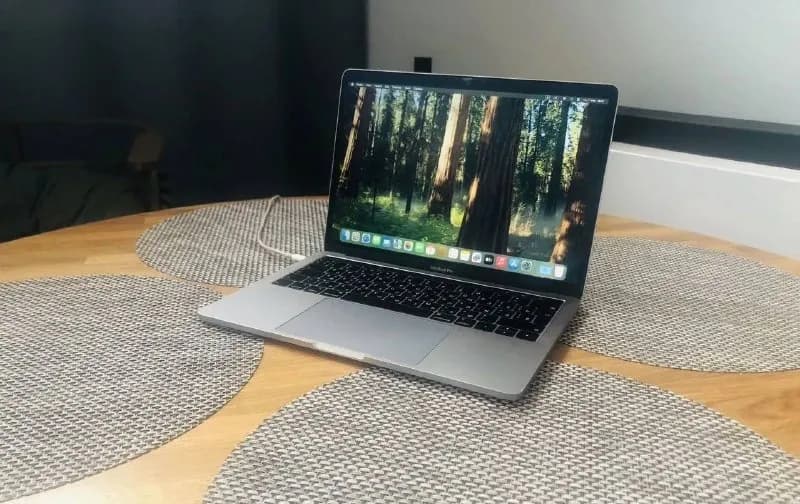 MacBook Pro 13 2019