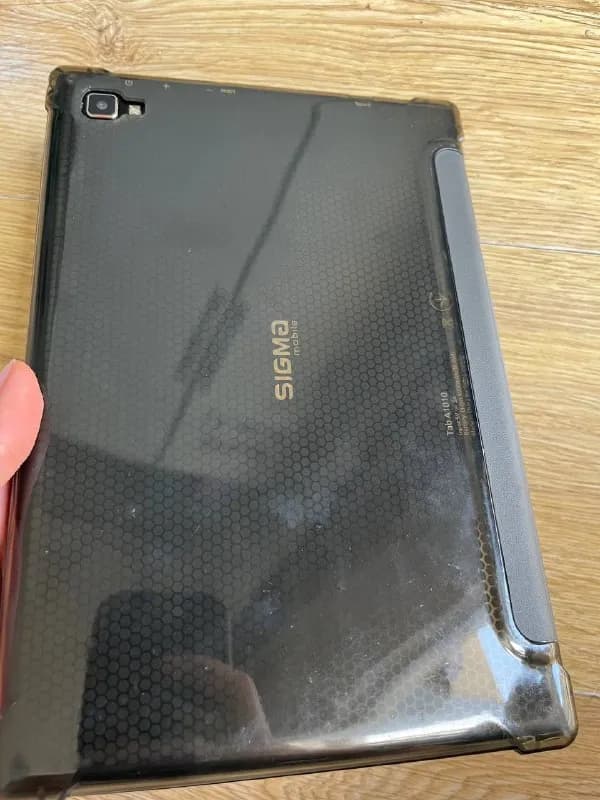 Sigma mobile Сигма Мобайл, с оригинальным чехлом, к сожалению со следами от когтей (в подарок дам че — Батуми — 100 ₾