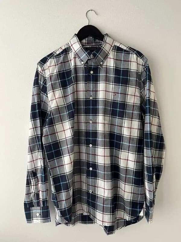 Tommy Hilfiger — Тбилиси — 160 ₾