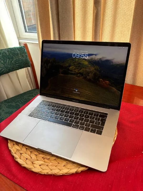 Продам MacBook Pro 2019 — Батуми — 1 100 ₾