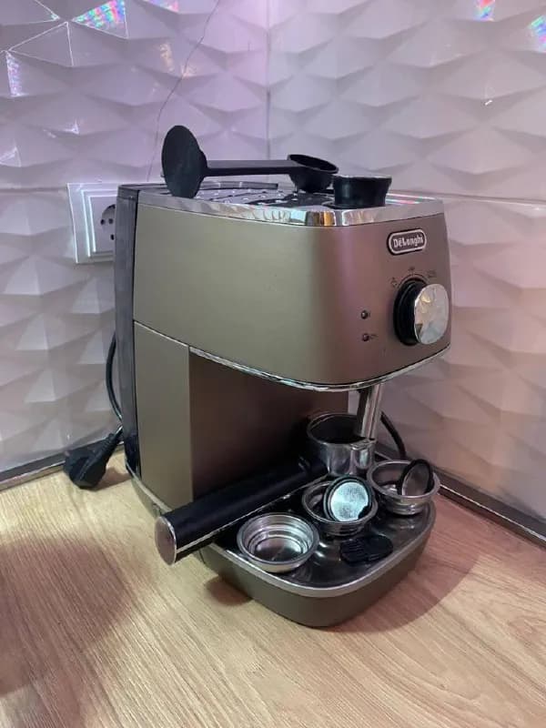 Delonghi ECI-341 с паровым капучинатором. Кофе машина полностью рабочая, в отличном состоянии — 280 — Тбилиси — 280 ₾