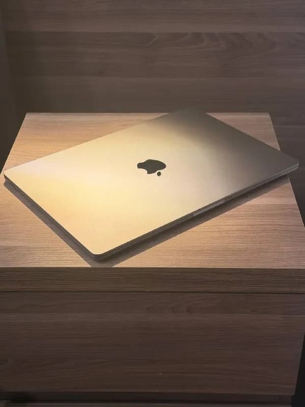 MacBook Air m2 15’ — Батуми — 2 000 ₾