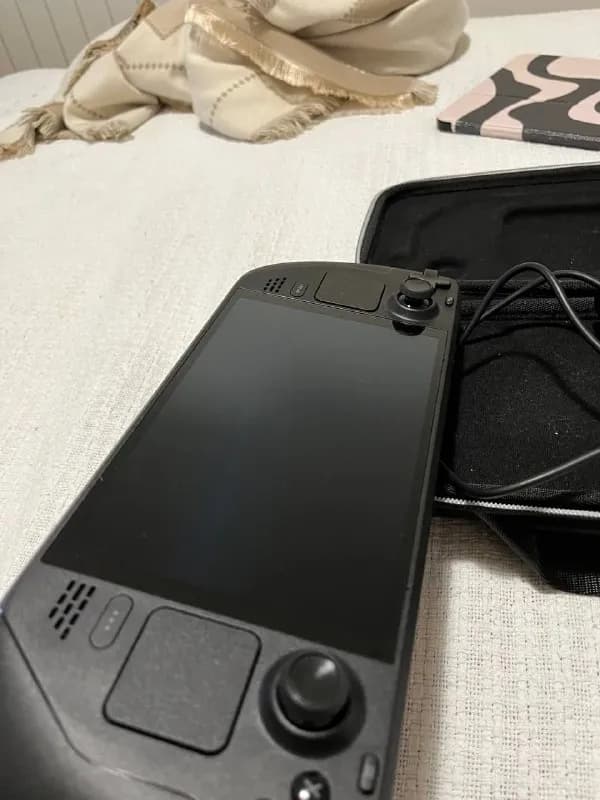 Steam deck oled black 512gb. В идеальном состоянии, использовался не много. Оригинальный кейс и заря — Тбилиси — 1 500 ₾