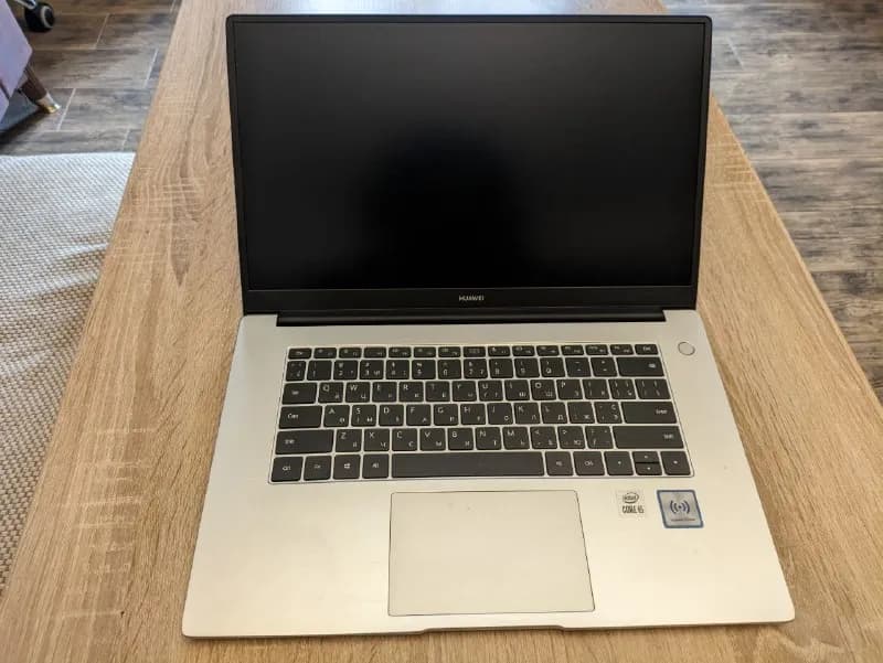 Huawei MateBook D15 — Тбилиси — 200 ₾
