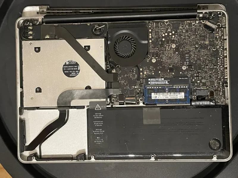 MacBook Pro 2010 года. — Тбилиси — 20 ₾