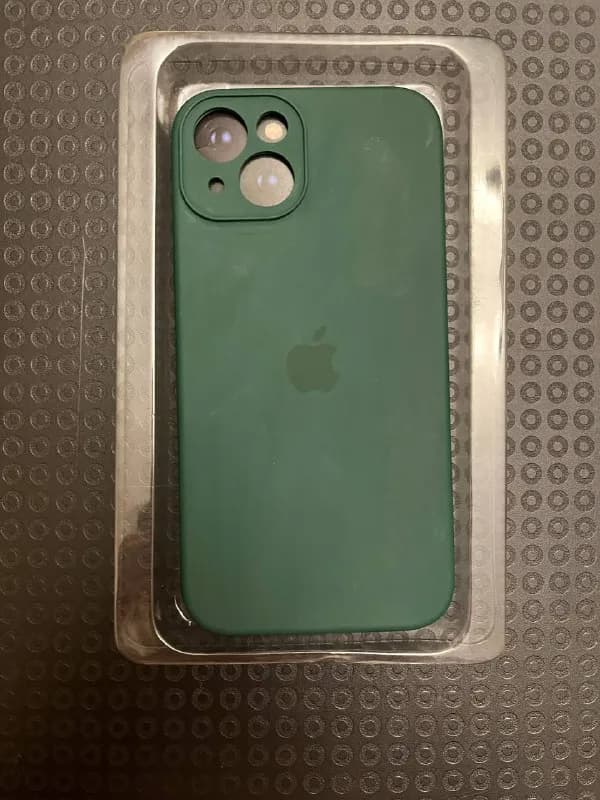 IPhone 13 с защитой для блока камер — Тбилиси — 1 510 ₾