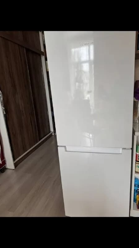INDESIT под ремонт или на запчасти. Визуально как новый, без царапин- 110 лари. Самовывоз с Барцхенв — Батуми — 110 ₾