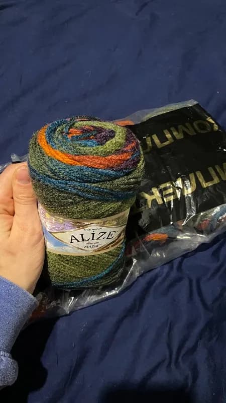 1. Alize batik. 3,5 мотка - 6 лари — Тбилиси — 6 ₾