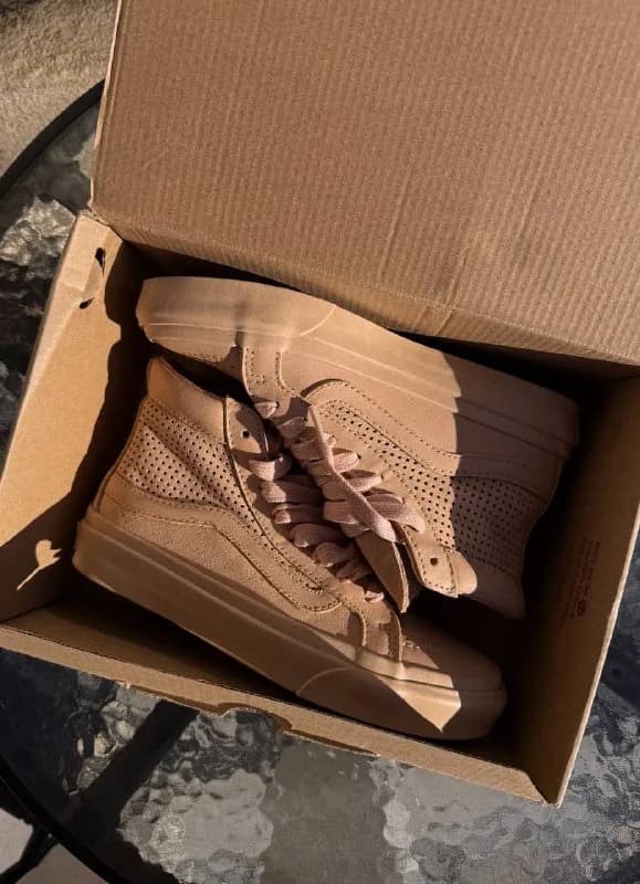 Vans ski8-hi slim cutou🤍моя любовь! Заказывала на eBay, не подошел размер. — Тбилиси — 250 ₾