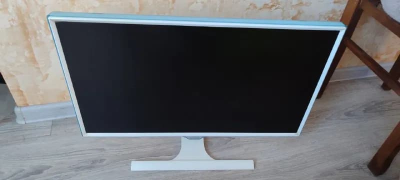 Samsung 27" дюймов 60Гц, Full HD. Питание + HDMI в комплекте