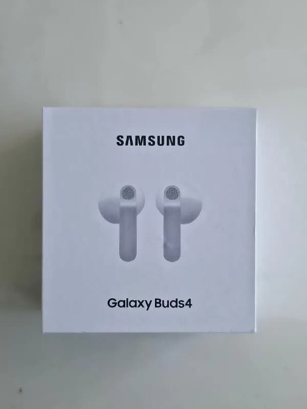 Samsung Galaxy Buds 4. Были куплены в Zoommer. — Батуми — 330 ₾