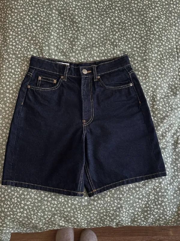 Zara. Плотный деним. Размер 34-36 (xs-s). — Батуми — 50 ₾