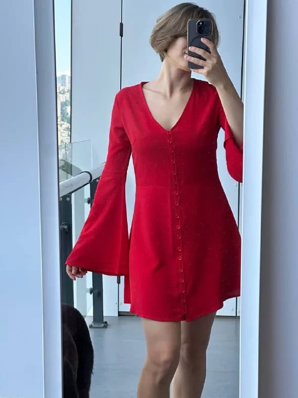 1. Красное платье ASOS (размер S) — 10 лари — Тбилиси — 10 ₾