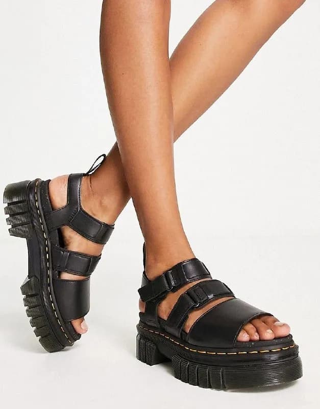 Dr. Martens Ricki 3-Strap. — Батуми — 39 ₾