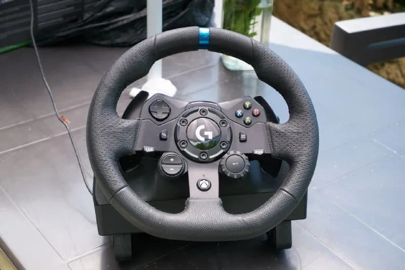 Logitech g923 trueforce, покупал для тренировки в симах, чтобы сдать на права. Права получил, руль б — Батуми — 700 ₾