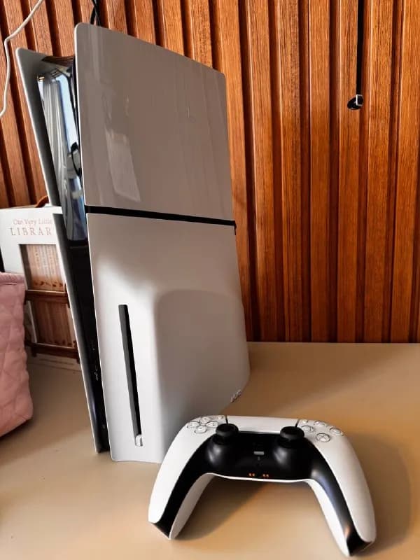 Playstation 5 с дисководом — 1100 лари — Батуми — 1,100 ₾