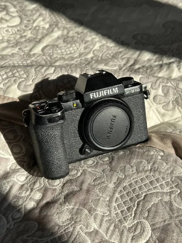 Fujifilm X-S10 Body (только тушка, без объектива) — Батуми — 2 000 ₾