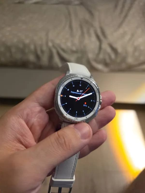 Galaxy Watch 8 Classic в белом цвете (700 лари, в использовании месяц) — Батуми — 700 ₾