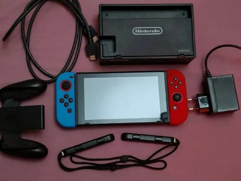Nintendo Switch V2 в отличном рабочем состоянии и богатом комплекте👀 — Батуми — 500 ₾