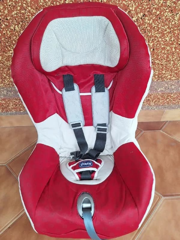 Chicco. Первой группы от 9 до 18 кг. (Когда ребёнок начинает сидеть). Спинка выезжает до полу лёжа. У — Батуми — 100 ₾