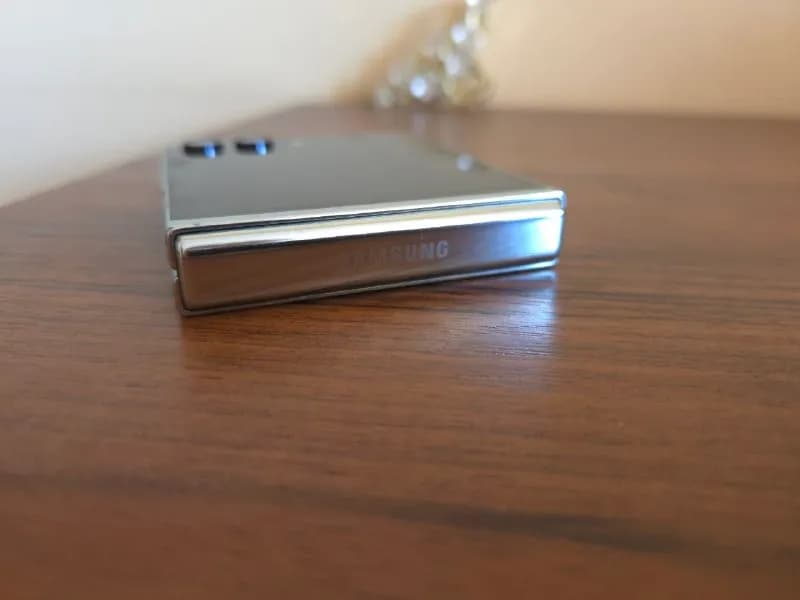 Samsung z flip5 256gb — Батуми — 350 $