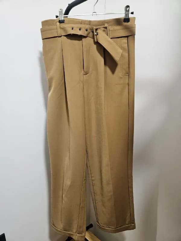 1. Брюки бежевые Stradivarius — Батуми — 35 ₾