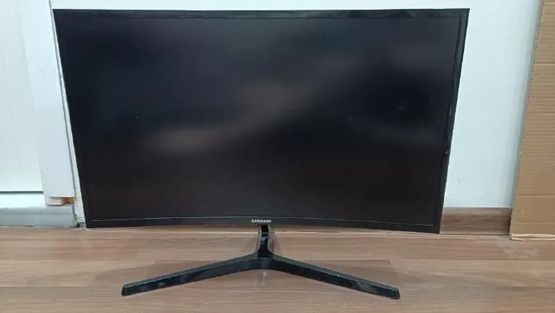 Samsung 27» — Батуми — 200 ₾