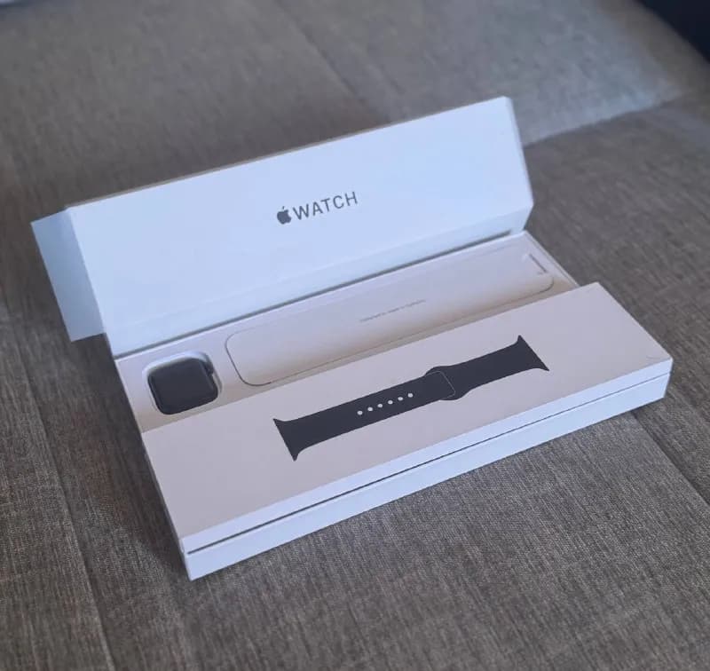 Apple Watch SE 2 Gen 40 mm, часы вможно сказать в новом состоянии, практически не пользовался ими — Тбилиси — 499 ₾