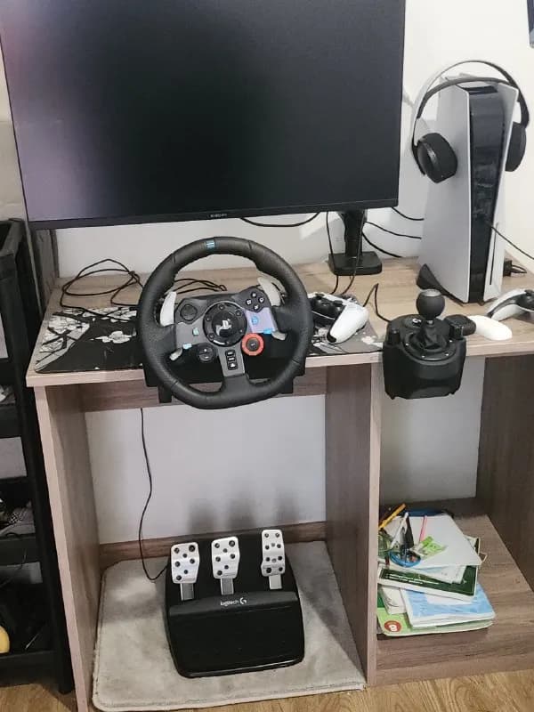 Logitech G29 с педалями и коробкой передач (Shifter). — Батуми — 750 ₾