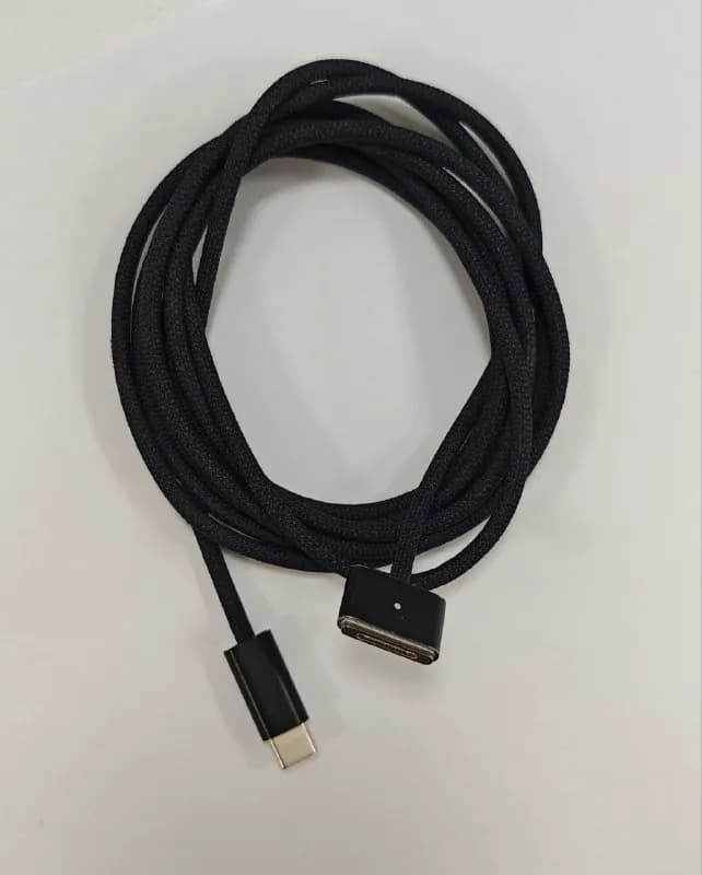 USB-C to MagSafe 3 Cable (2 m) — Space Black цена -100лар — Батуми — 100 ₾