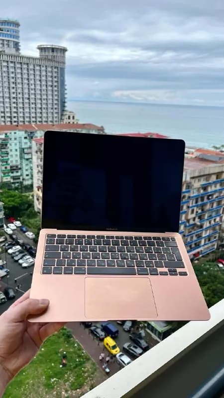 MacBook Air M1 (Gold) — 8/256 — Батуми — 1,200 ₾