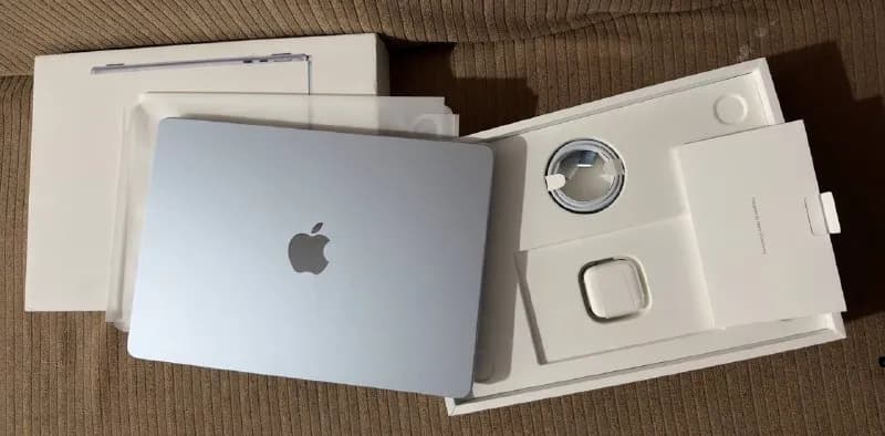 Apple MacBook Air 13 дюймов (2026, MDHH4LL/A), чип M5 16 ГБ оперативной памяти, SSD 512 ГБ, цвет Sky — Тбилиси — 3,350 ₾